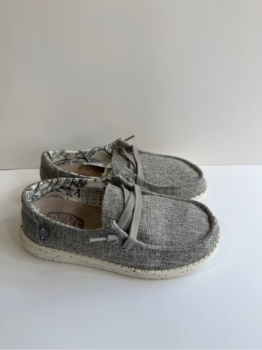 Hey Dude Wendy Youth Blend Linen Gray Shoes Size 13